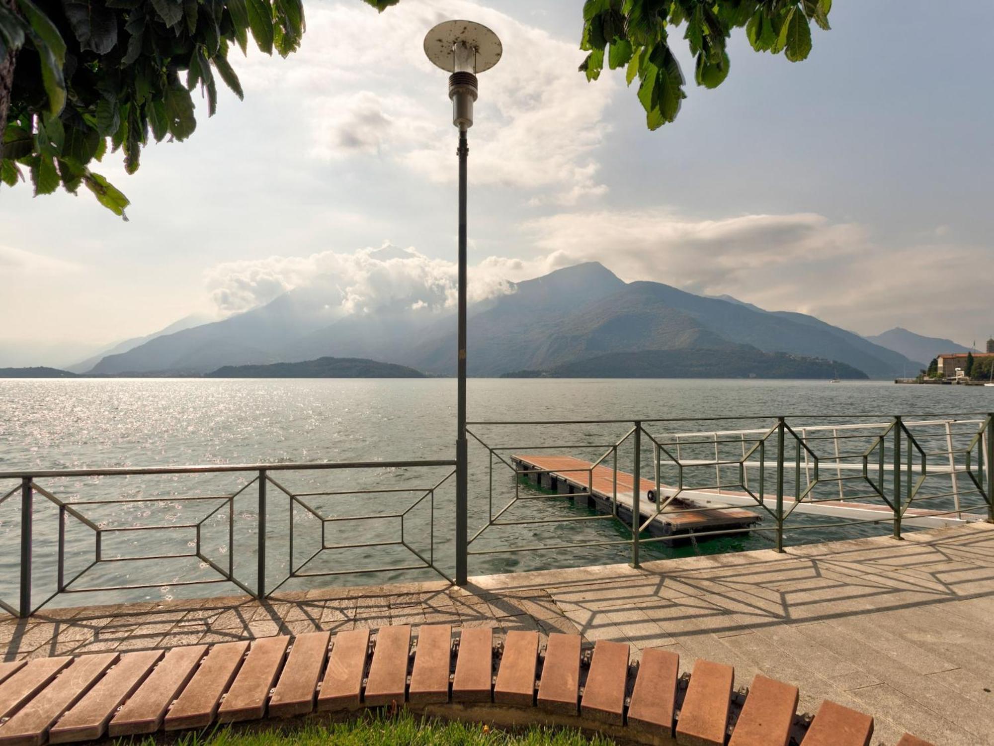 Wonderful Flat With Swimming Pool Lift And Garden Apartment Gravedona Luaran gambar