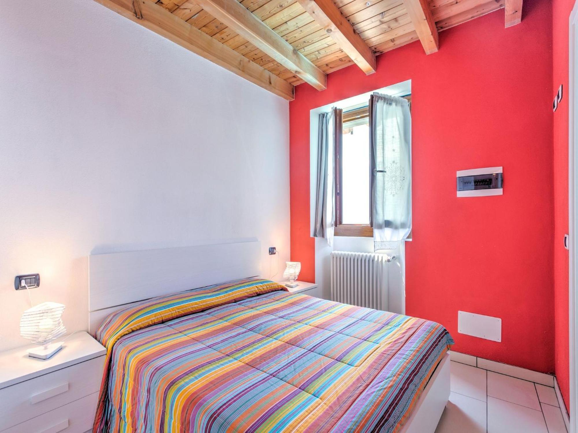 Wonderful Flat With Swimming Pool Lift And Garden Apartment Gravedona Luaran gambar