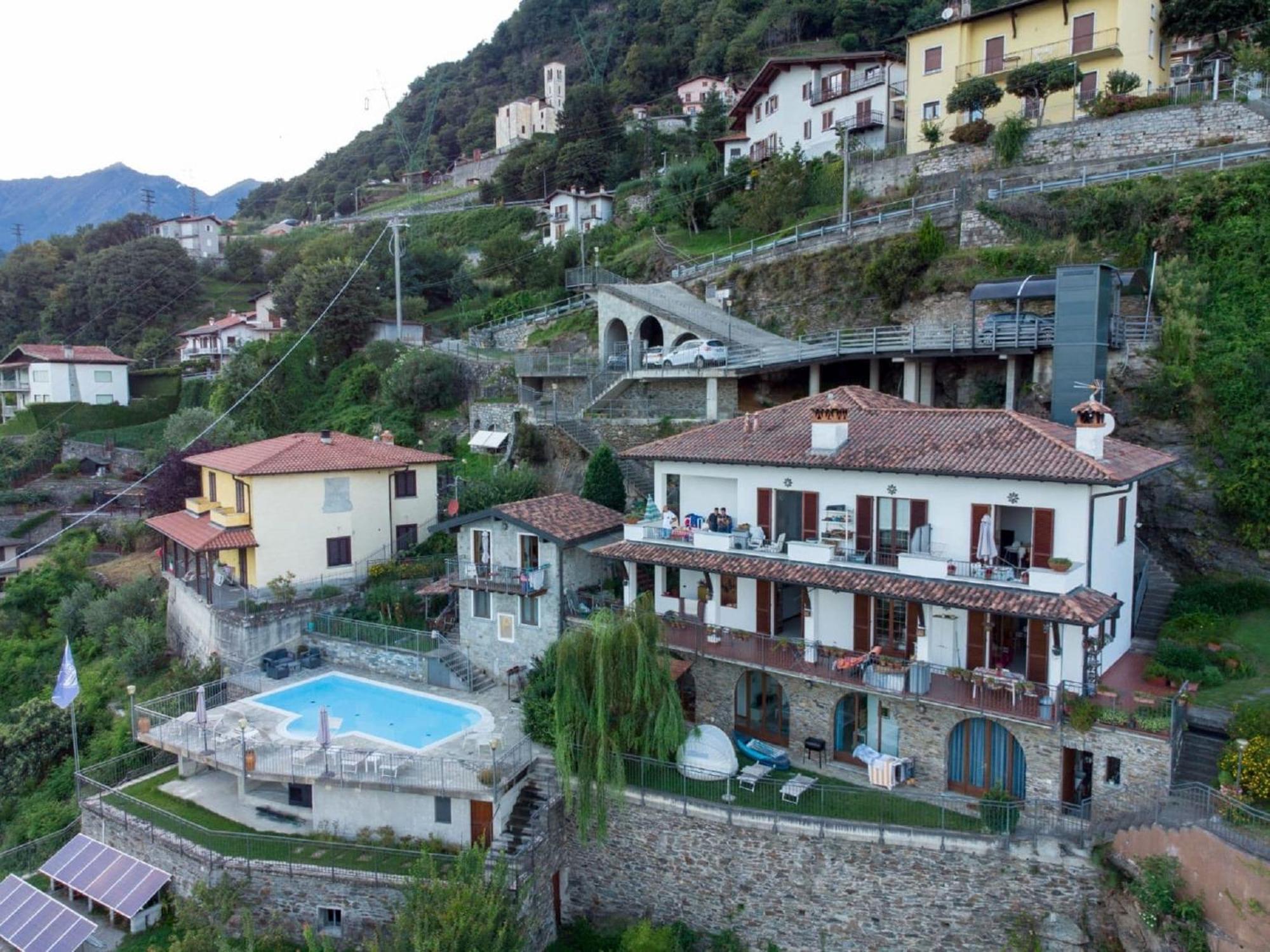 Wonderful Flat With Swimming Pool Lift And Garden Apartment Gravedona Luaran gambar