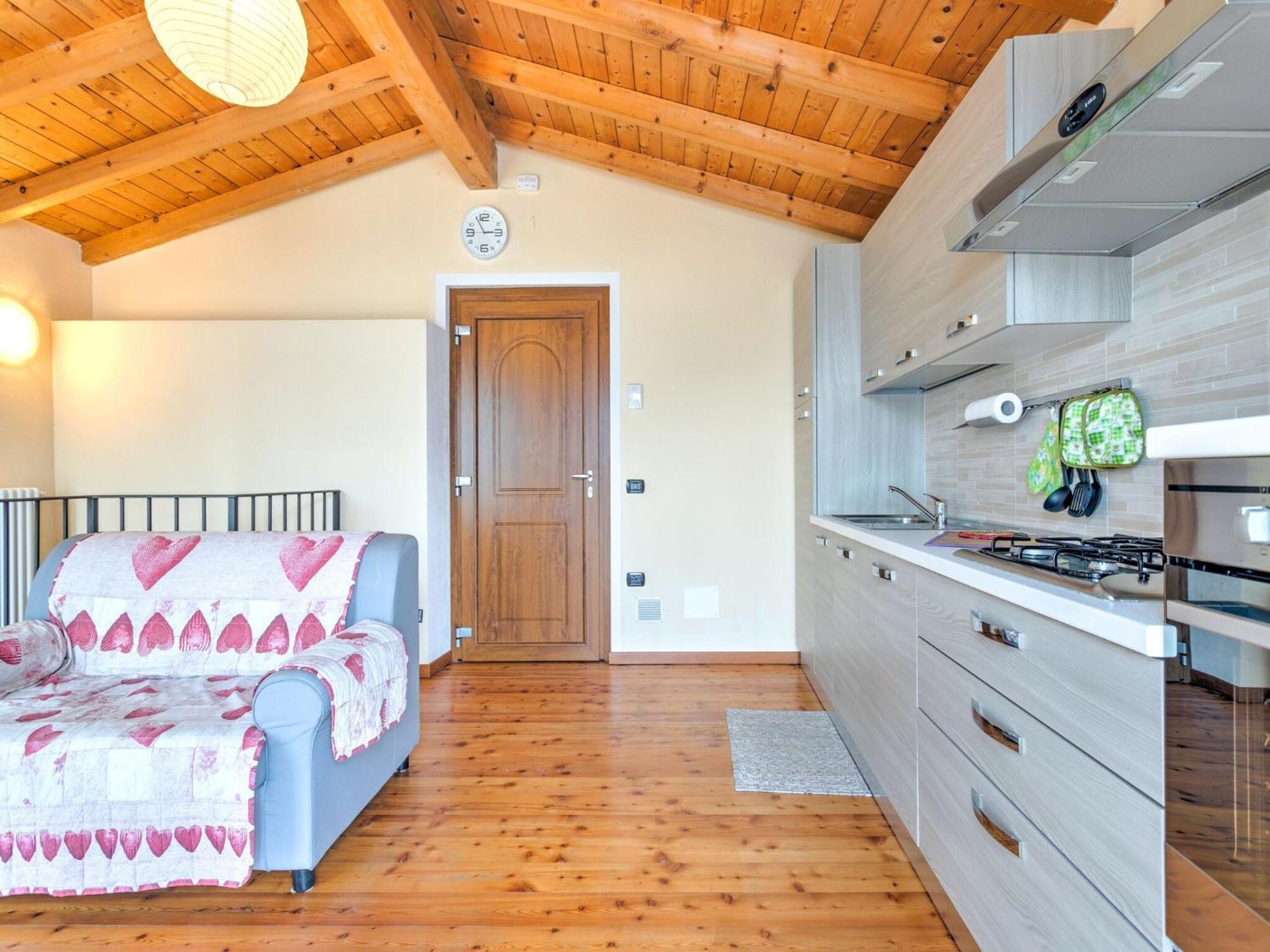 Wonderful Flat With Swimming Pool Lift And Garden Apartment Gravedona Luaran gambar