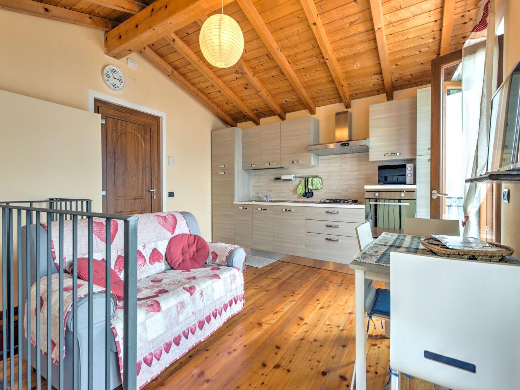 Wonderful Flat With Swimming Pool Lift And Garden Apartment Gravedona Luaran gambar