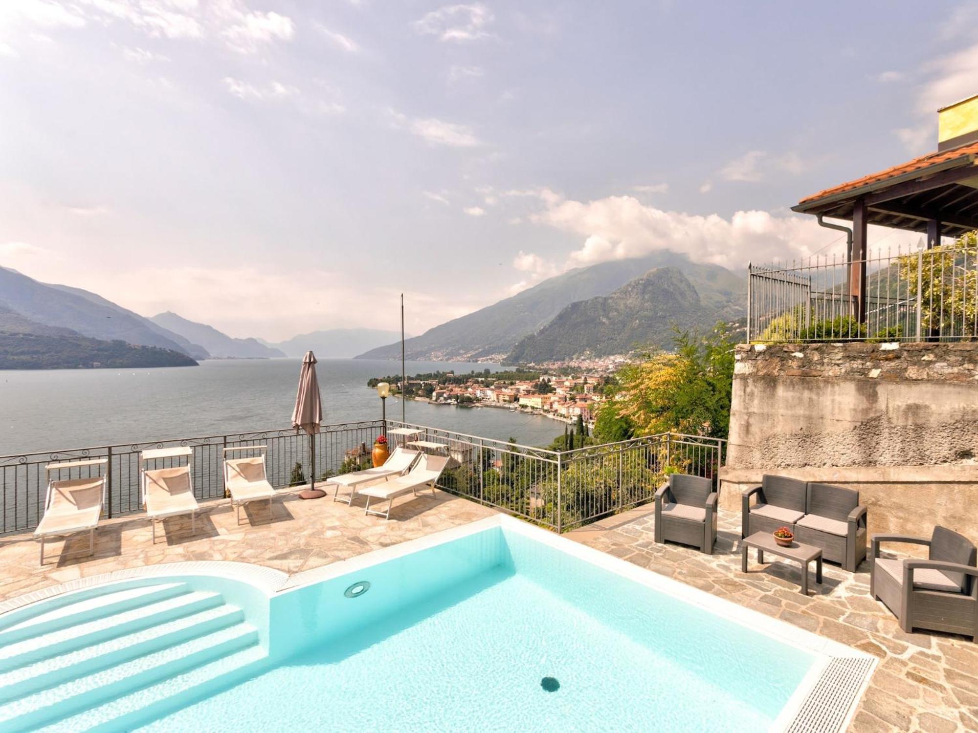 Wonderful Flat With Swimming Pool Lift And Garden Apartment Gravedona Luaran gambar