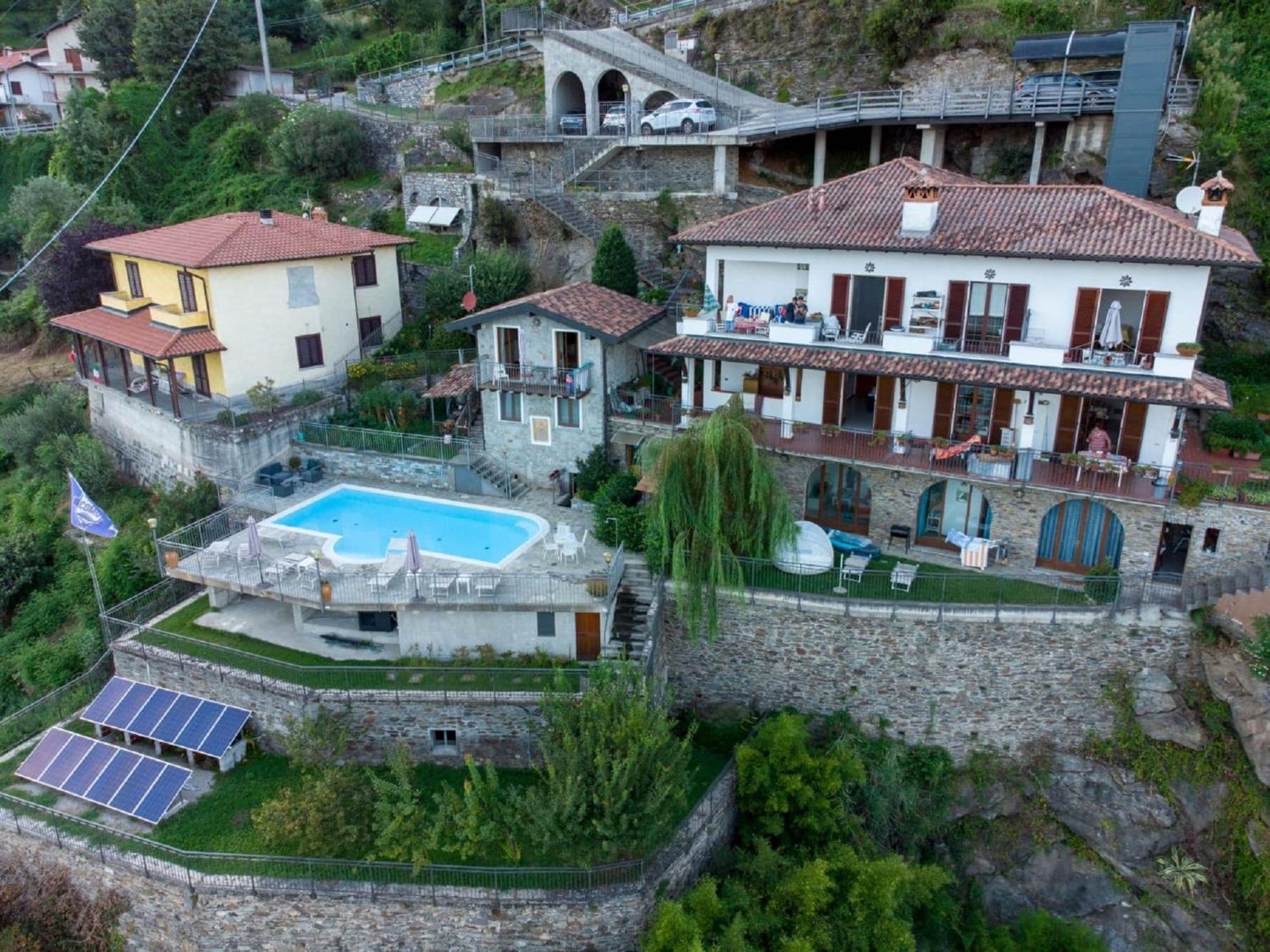 Wonderful Flat With Swimming Pool Lift And Garden Apartment Gravedona Luaran gambar