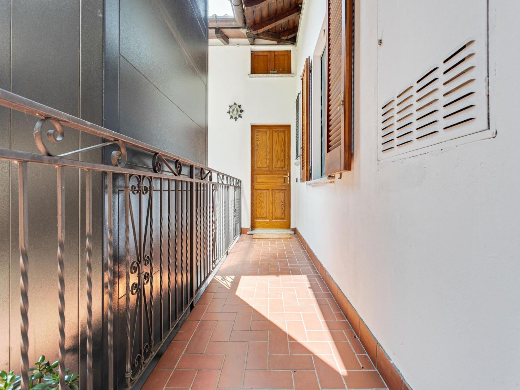 Wonderful Flat With Swimming Pool Lift And Garden Apartment Gravedona Luaran gambar