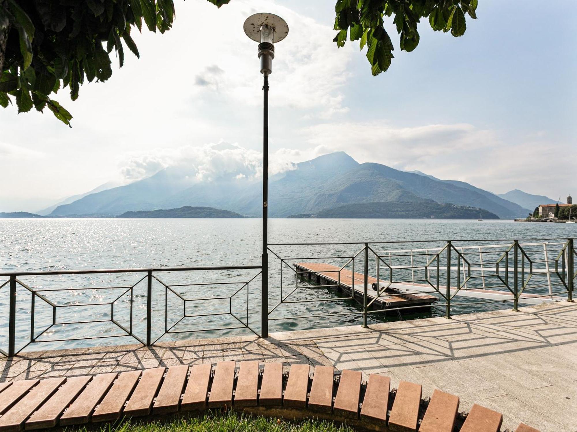 Wonderful Flat With Swimming Pool Lift And Garden Apartment Gravedona Luaran gambar